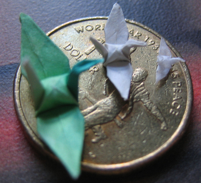 crane_from_7mm_square_tissue_paper_001.jpg