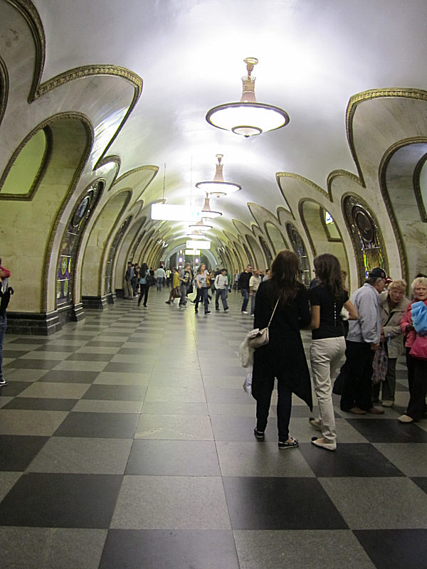 06_A_subway_in_Moscow.jpg